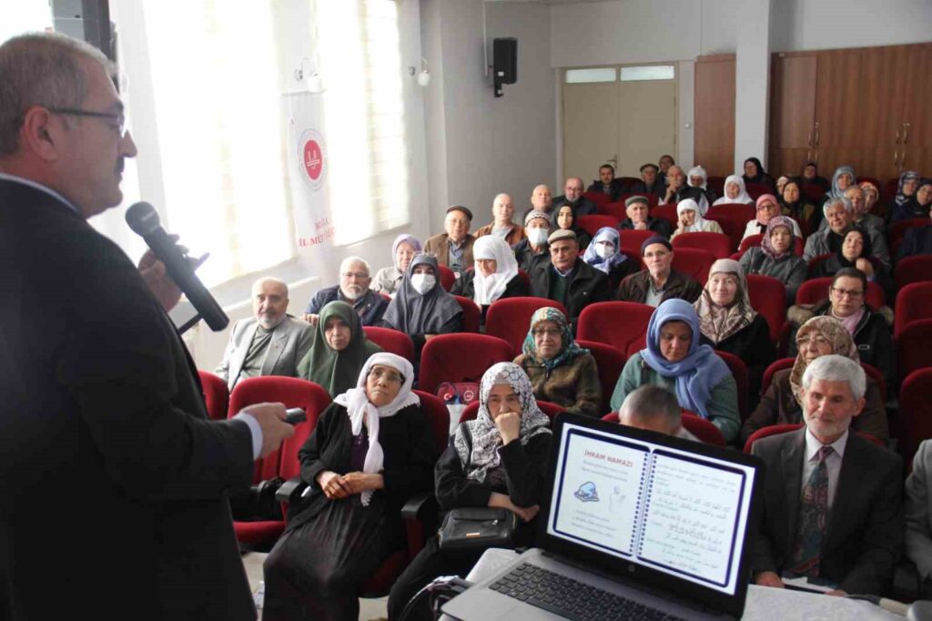 Muğlada 2025 Yılı Hacı Adaylarına Yöneli̇k İlk Eği̇ti̇m Semi̇neri̇ Gerçekleşti̇ri̇ldi̇