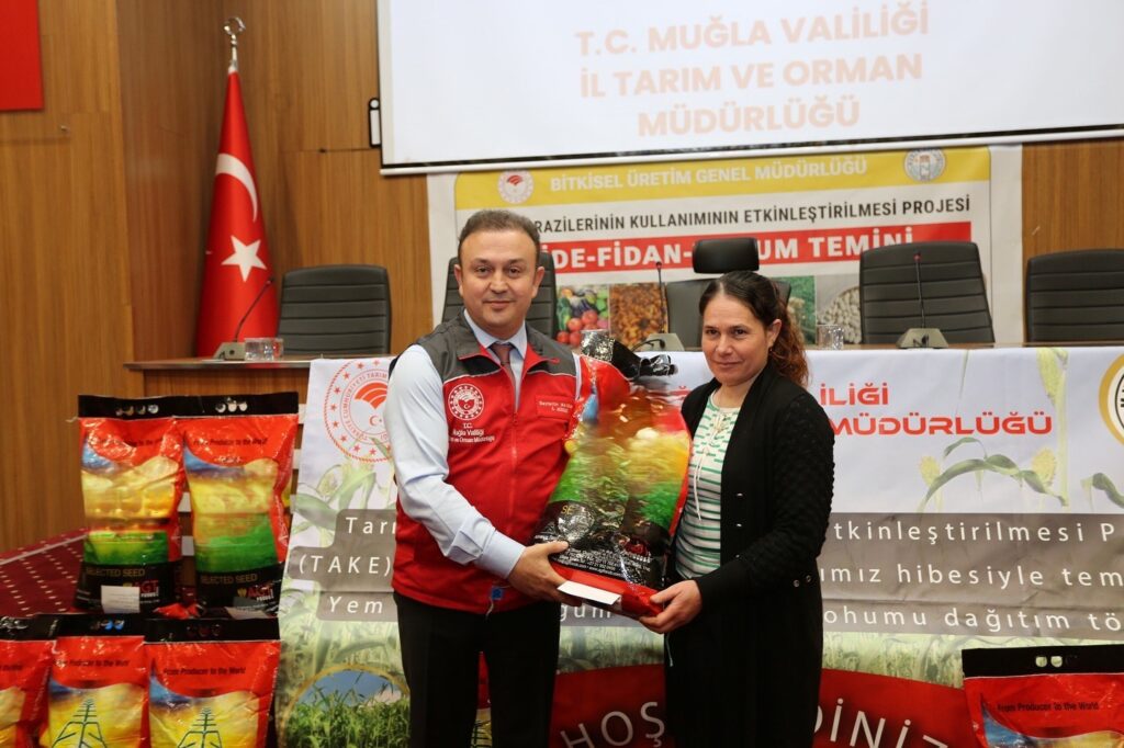 Muğlada Üreti̇ci̇lere Sorgum Sudan Otu Tohumu Desteği̇