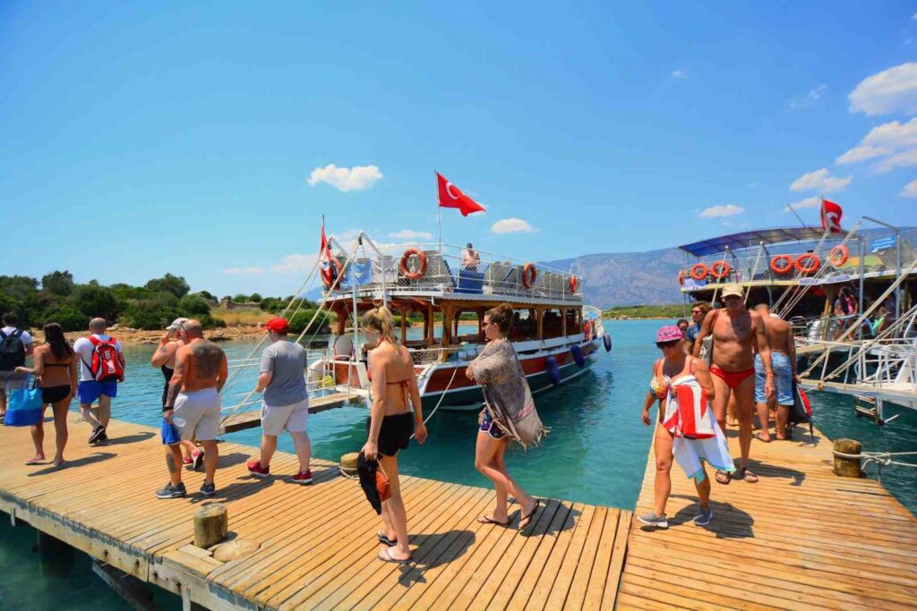Muğlaya İranlı Turi̇st İlgi̇si̇