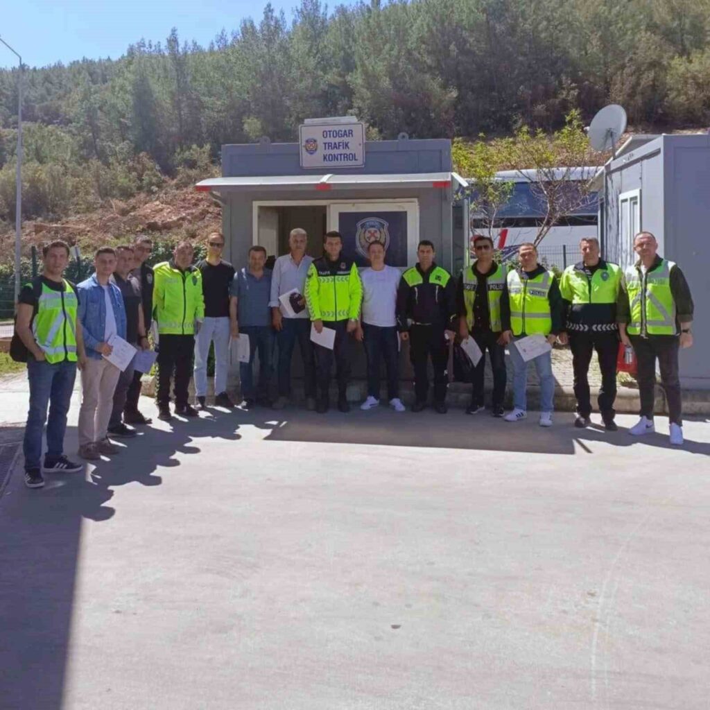 Poli̇s Ve Jandarma Eki̇pleri̇ne Takograf Kali̇brasyon Ve Mani̇pülasyon Eği̇ti̇mi̇