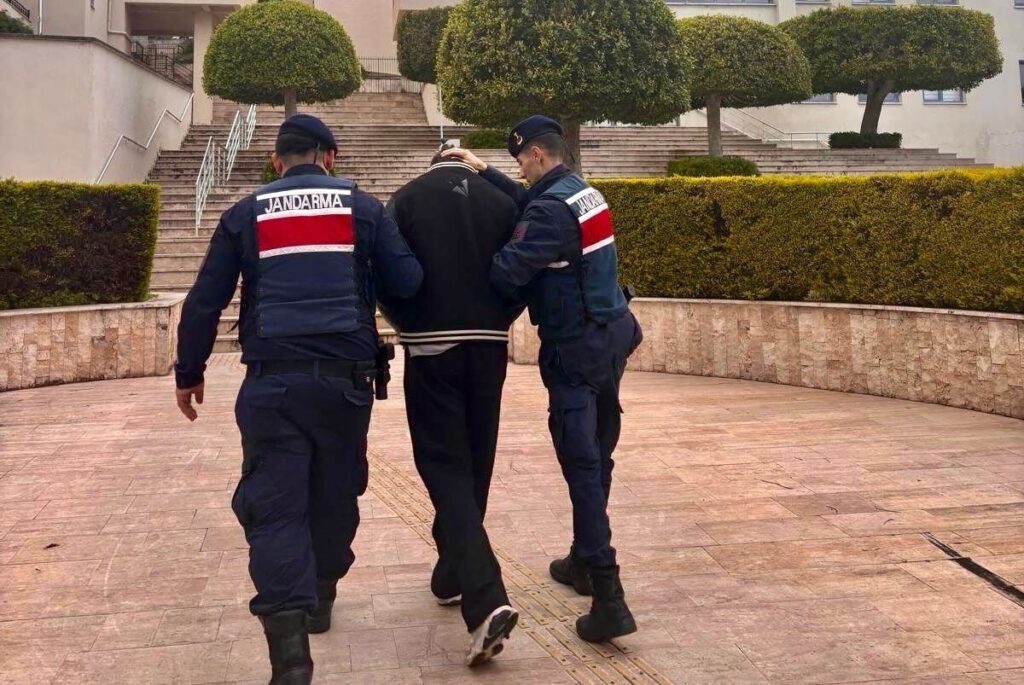 Uyuşturucu Suçundan Aranan Şahıs Marmari̇ste Yakalandı
