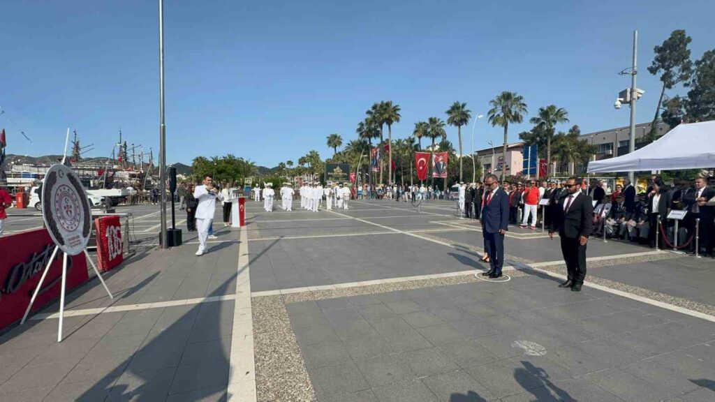 19 Mayıs Kutlamaları Marmari̇ste Çelenk Sunma Töreni̇ İle Başladı