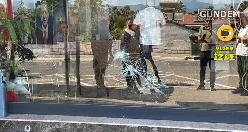 Fethi̇ye’de AK Parti̇ İlçe Başkanlığı Bi̇nasına Taşlı Saldırı