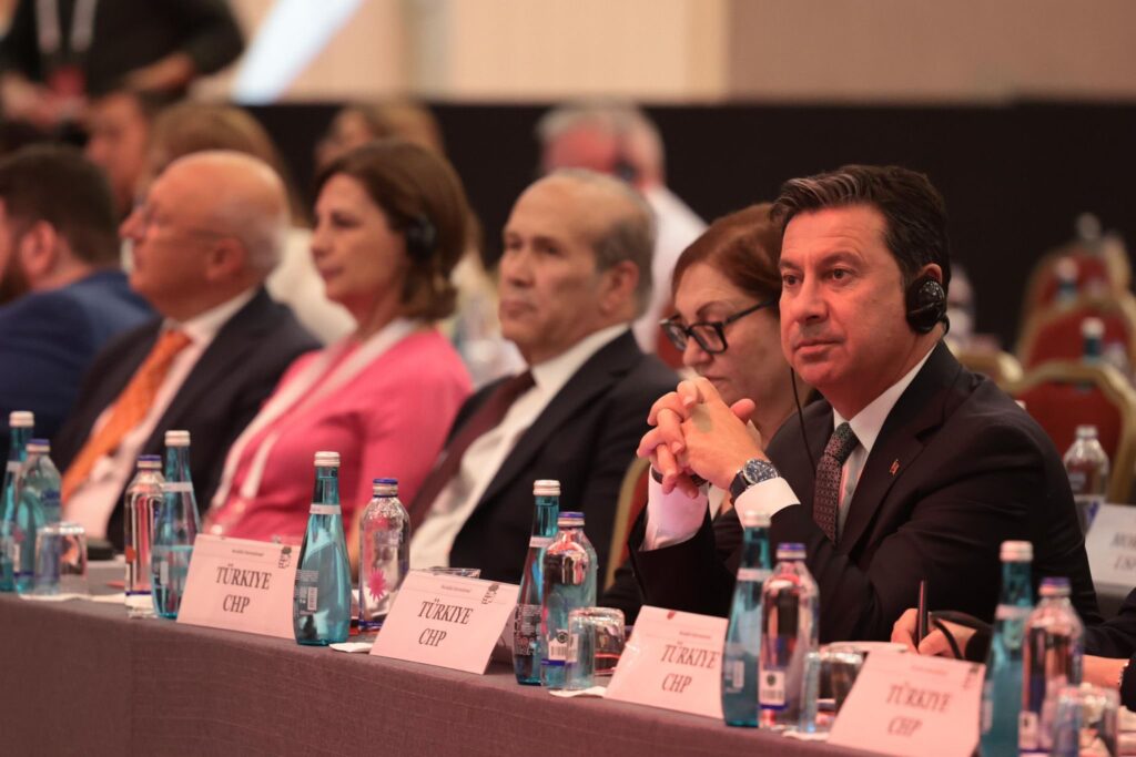 Ahmet Aras’a Uluslararası Görev