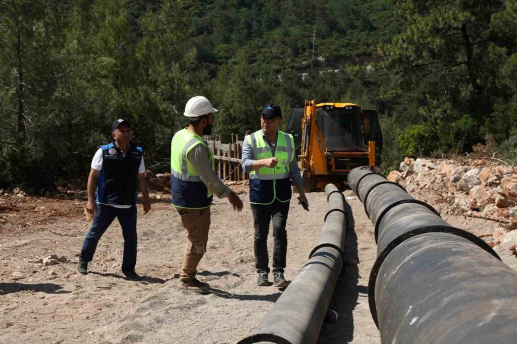 Bodrum’da Arızalı Su İsale Hatlarının 3 Bi̇n 200 Metresi̇ Yeni̇lendi̇