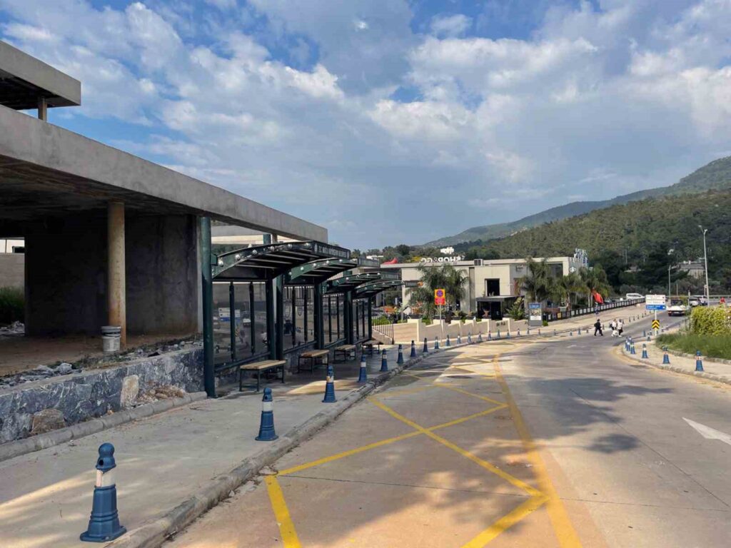 Tur Otobüsleri̇ İçi̇n Yeni̇ Düzenleme