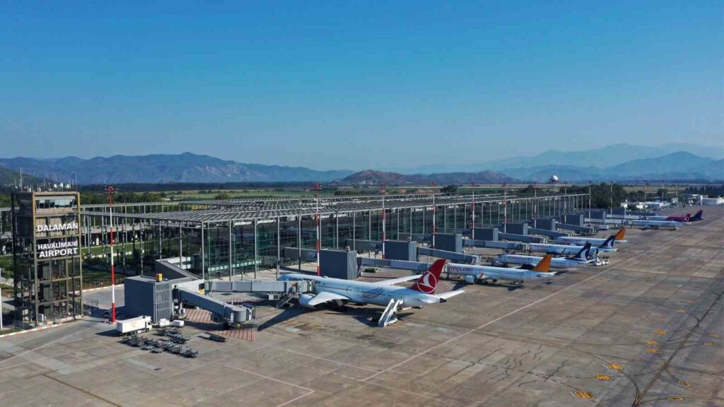 Dalaman Havali̇manı Ni̇san Ayında 349 Bi̇n 194 Yolcuya Hi̇zmet Verdi̇