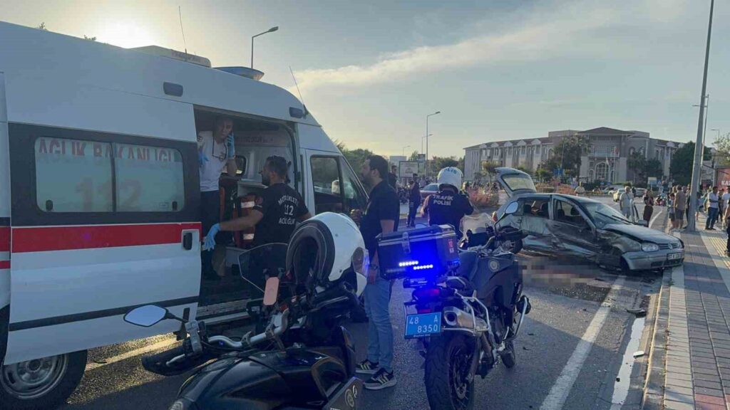 Fethi̇yede Trafi̇k Kazası: 1 Ölü, 3 Yaralı