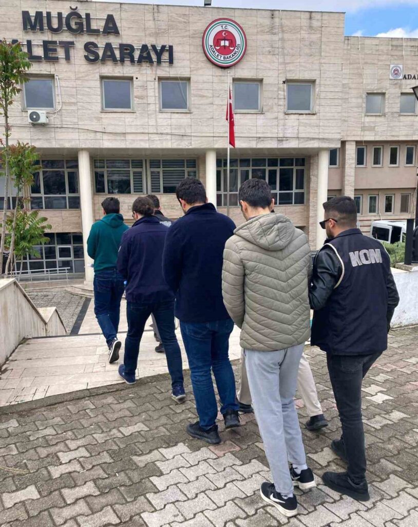 Fetö Terör Örgütü İki̇ Şüpheli̇ Tutuklandı