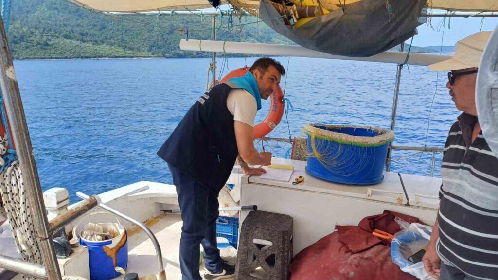 Gökova Körfezi̇nde Yasak Av Araçlarına El Konuldu