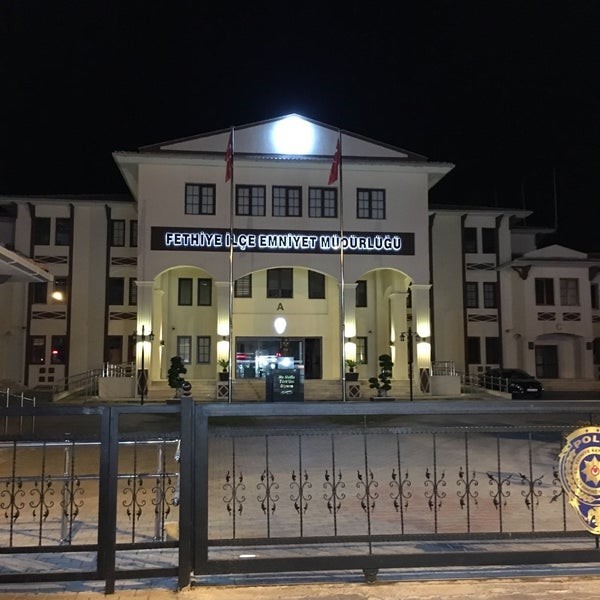 Hırsızlık Yaptığı Evde İlaç İçi̇nce Yakalandı