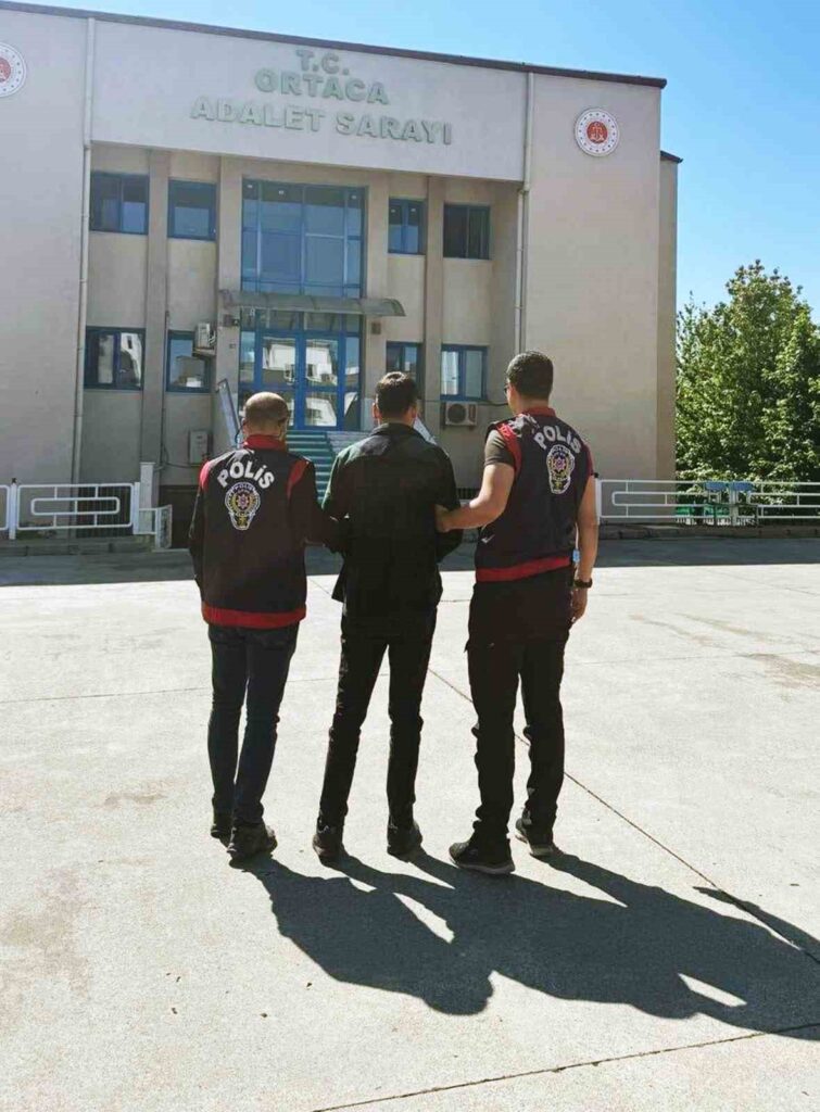 Kesi̇nleşmi̇ş Hapi̇s Cezası Bulunan 5 Ki̇şi̇ Yakalandı