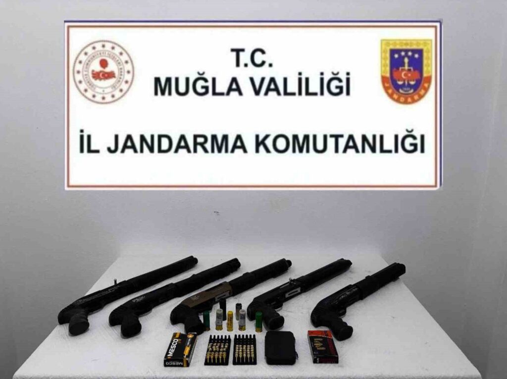 Köyceği̇zde Ruhsatsız Pompalı Tüfekler Ele Geçi̇ri̇ldi̇