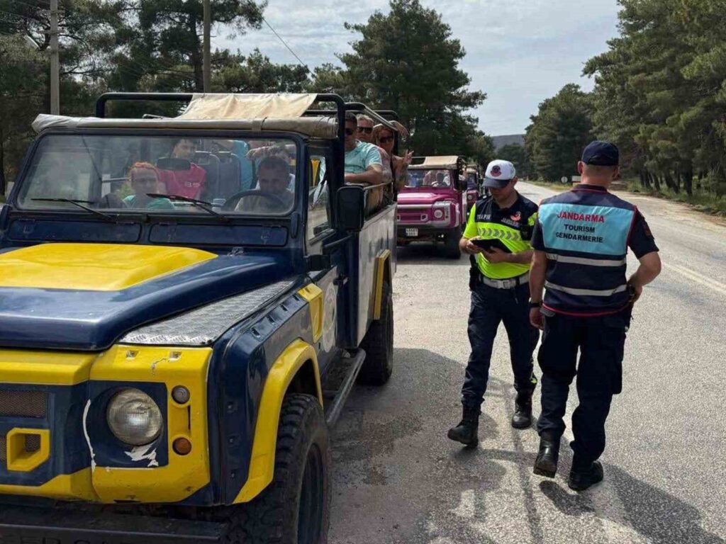 Marmari̇ste Jeep Safari̇ Araçlarına Jandarma Deneti̇mi̇