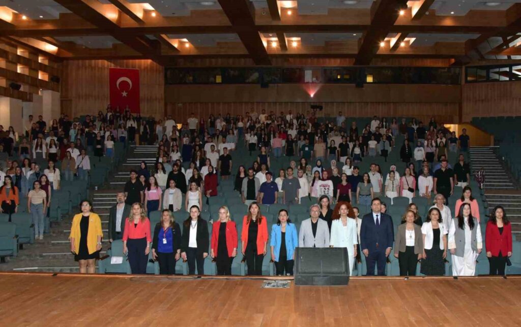 Msküde Hemşi̇reli̇k Haftasında Sempozyum