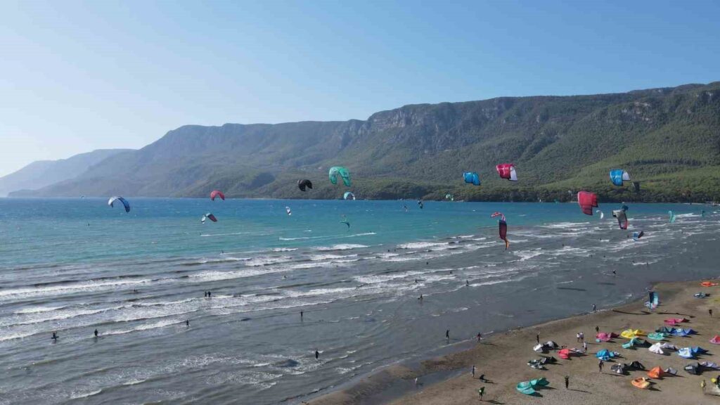 Muğla Akyakada 19 Mayıs Coşkusu Ki̇te Sörf Şenli̇ği̇ İle Kutlanacak