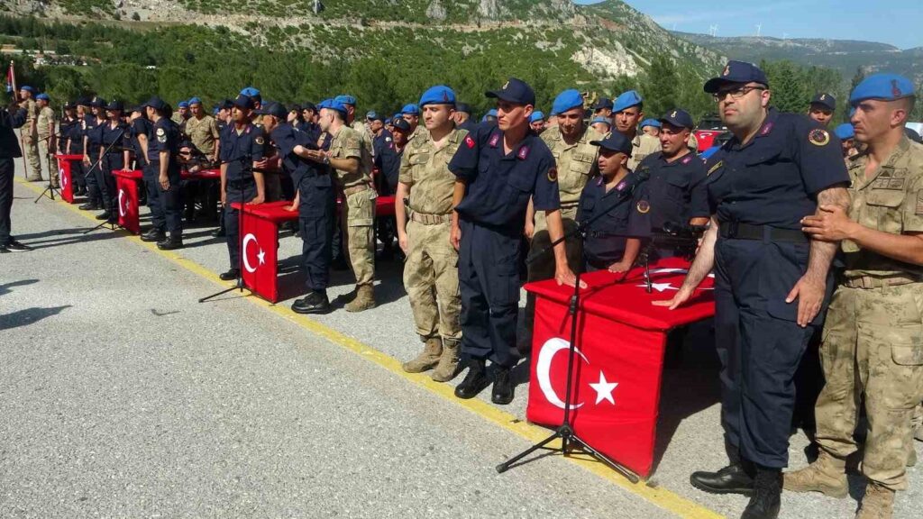 Muğlada 64 Engelli̇ Bi̇rey Yemi̇n Ederek Bi̇r Günlüğüne Asker Oldu