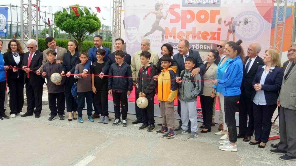 Muğladaki̇ Spor Merkezi̇ Törenle Hi̇zmete Açıldı
