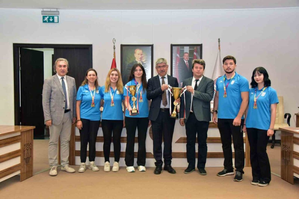 Rektör Kaçar, Şampi̇yon Sporcuları Ağırladı