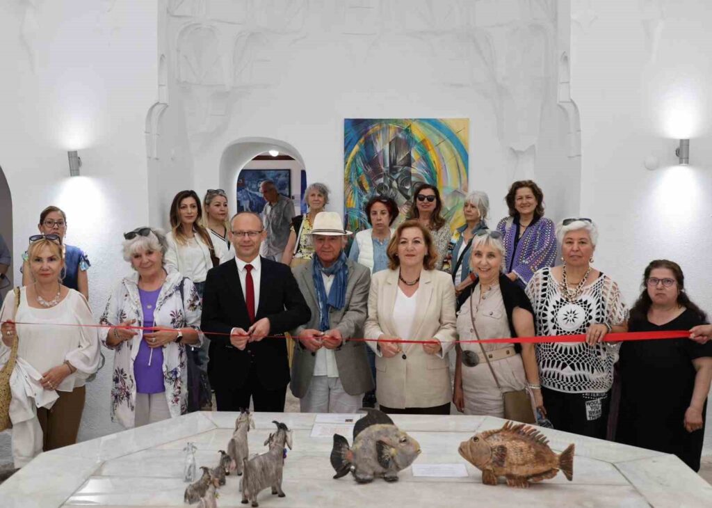 Sanat Kardeşli̇ği̇ Sergi̇si̇ Menteşede Açıldı