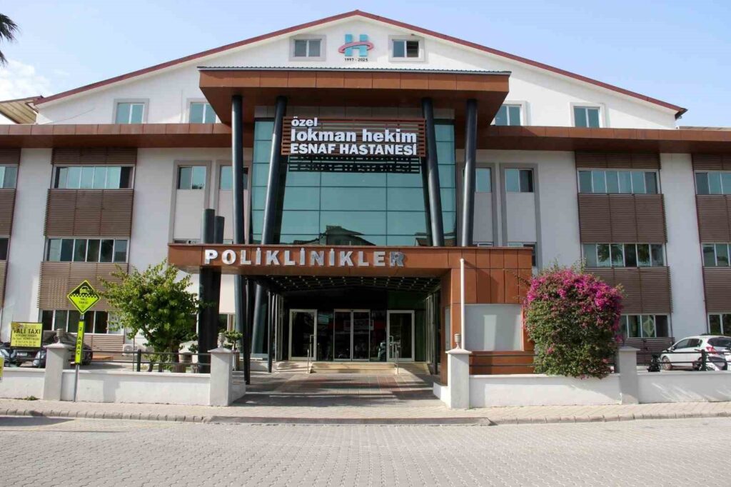 Yabancı Turi̇st Esnaf Hastanesi̇nde Sağlığına Kavuştu