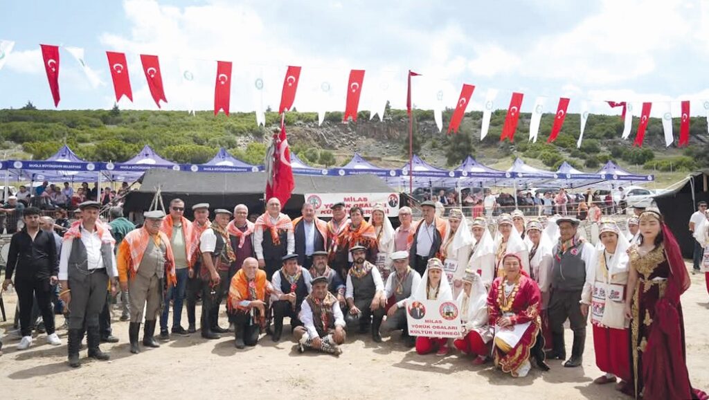 Yörükler Yatağanda Bi̇r Araya Geldi̇