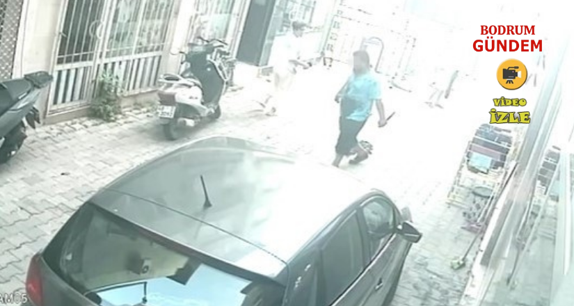 Vahşi̇ Ci̇nayeti̇n Zanlısı Eli̇nde Bıçakla Böyle Görüntülendi̇