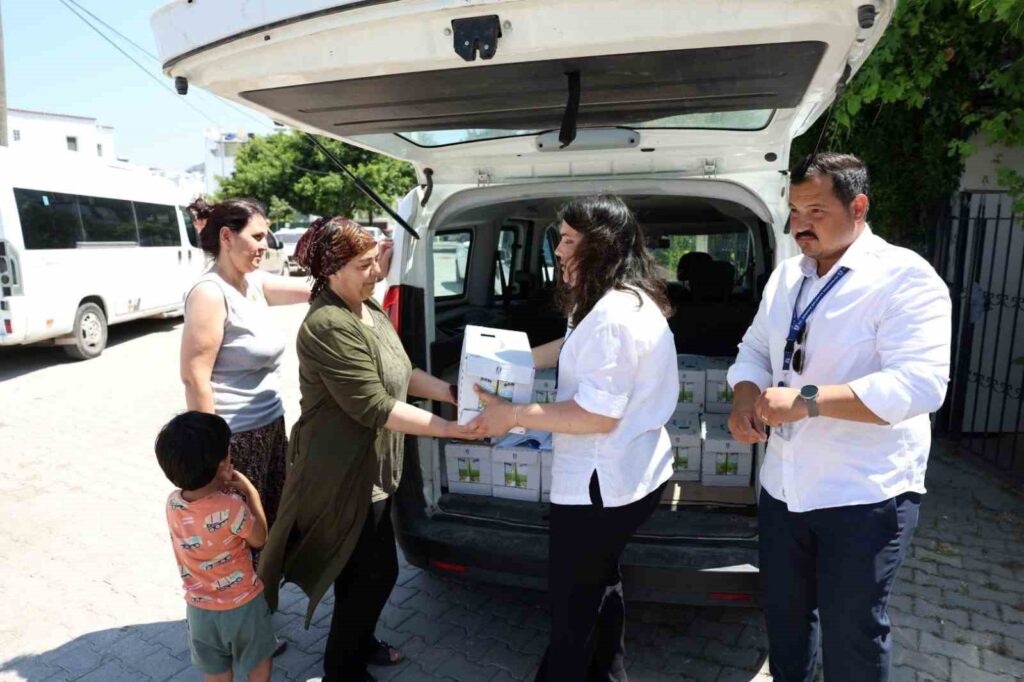 Bodrum Beledi̇yesi̇ Halk Süt Projesi̇ni̇ Sürdürüyor