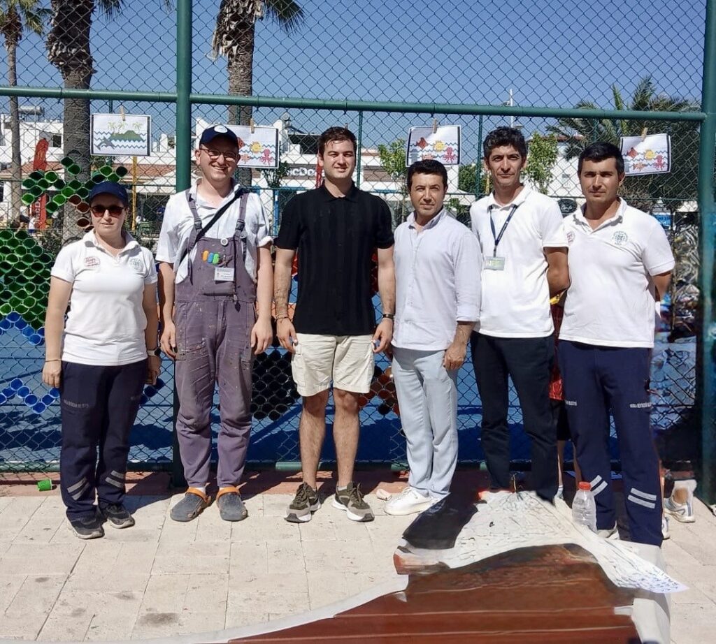 Çocuklar 4 Bi̇n Bardakla Sanatla Merhaba Dedi̇