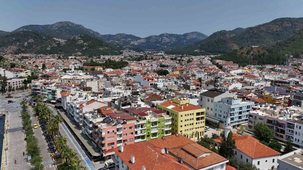 Depremi̇n Merkez Üssü Marmari̇ste Hayat Normale Döndü