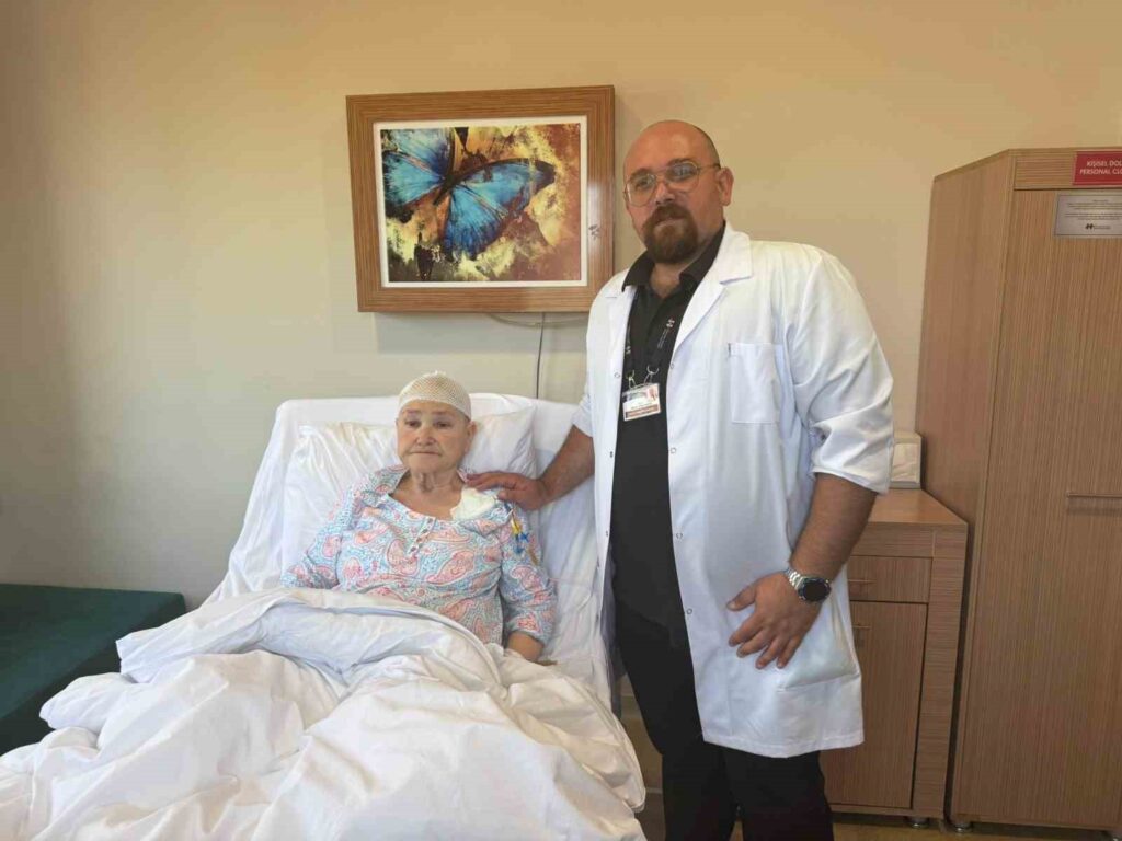 Esnaf Hastanesi̇nden Başarılı Beyi̇n Tümörü Ameli̇yatı