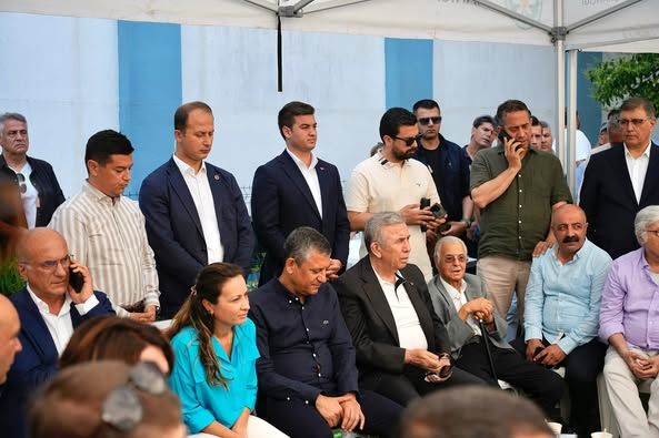 Tamer Mandalinci Manisa’da “Kalbimiz Ferdi Başkanla Atıyor”