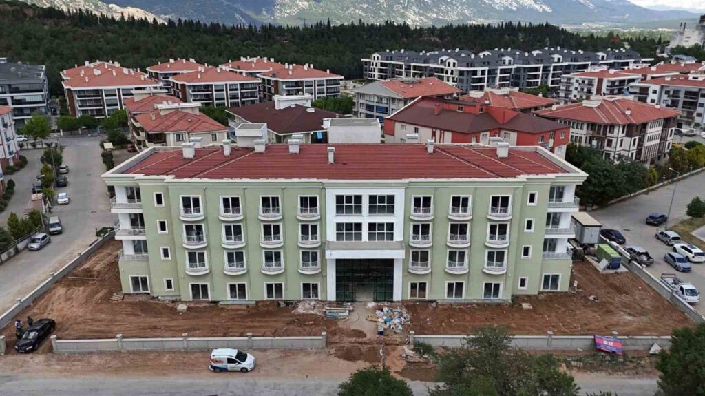 Yaşam Evi̇nde Çalışmalar Devam Edi̇yor