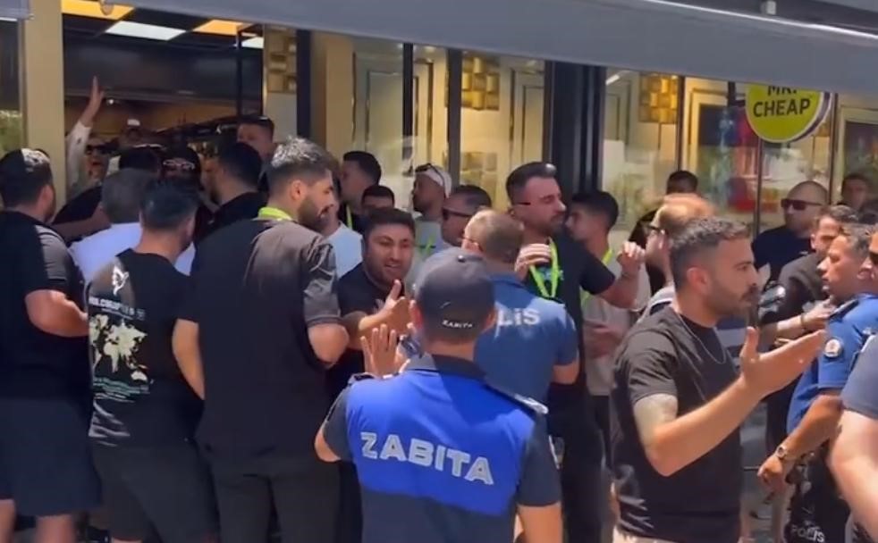 İçmelerde Yıkım Gergi̇nli̇ği̇: “Esnaf Ve Eki̇pler Karşı Karşıya Geldi̇”