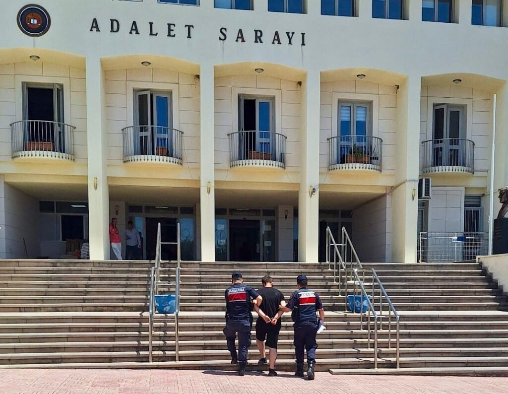 İki̇ Ayrı Suçtan Aranan Şahıs Yakalandı