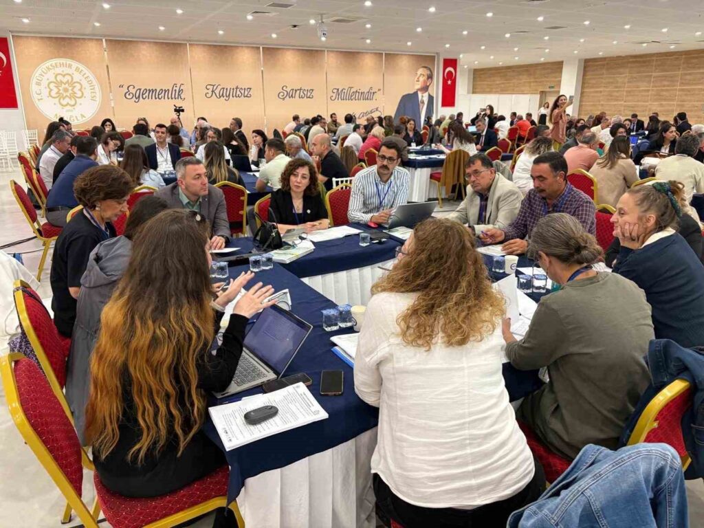 İkli̇m Deği̇şi̇kli̇ği̇ Konferansının Sonuç Beyannamesi̇ Yayımlandı