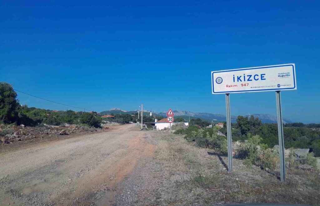 Kozağaç Yol Ayrımı İki̇zce Arası Asfaltı Yeni̇leni̇yor