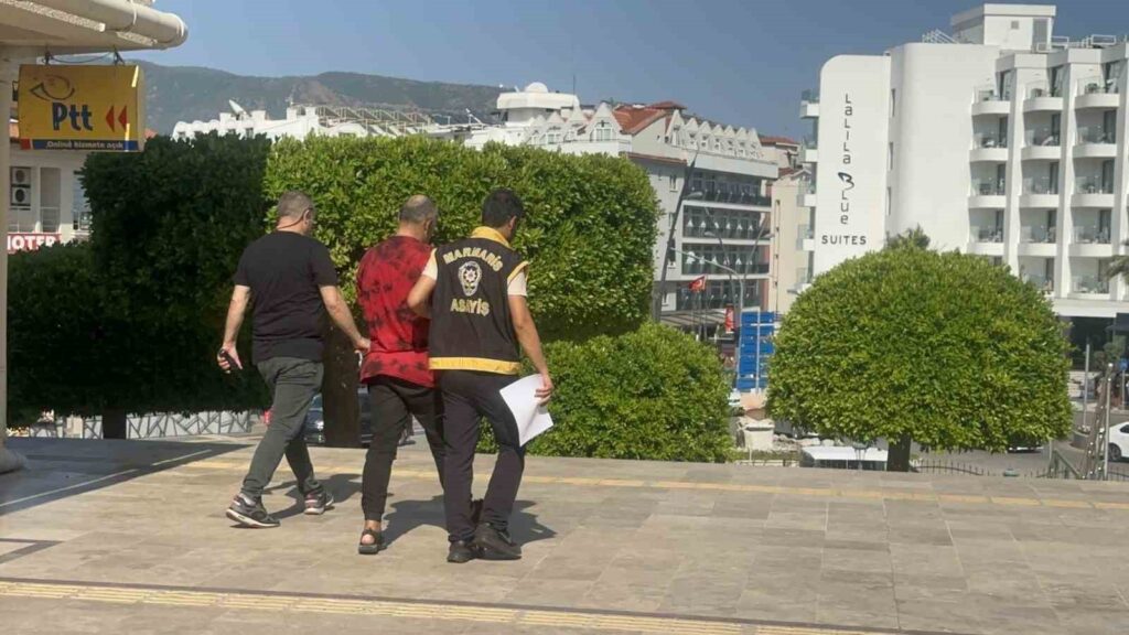 Marmari̇s Plajlarında Müstehcen Çeki̇m Yapıp Yayınlayan Şüpheli̇ Tutuklandı