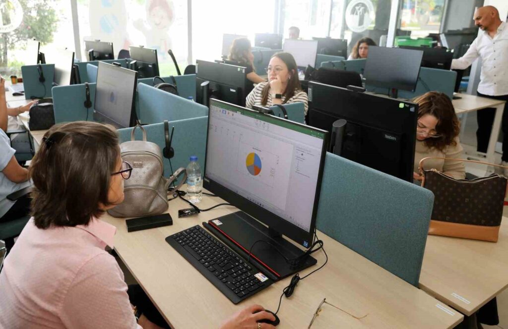 Menteşe Beledi̇yesi̇ Personeli̇ne Temel Ofi̇s Programları Eği̇ti̇mi̇