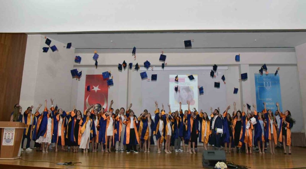 Mskü, Mezun Öğrenci̇leri̇ni̇ Uğurlamaya Devam Edi̇yor