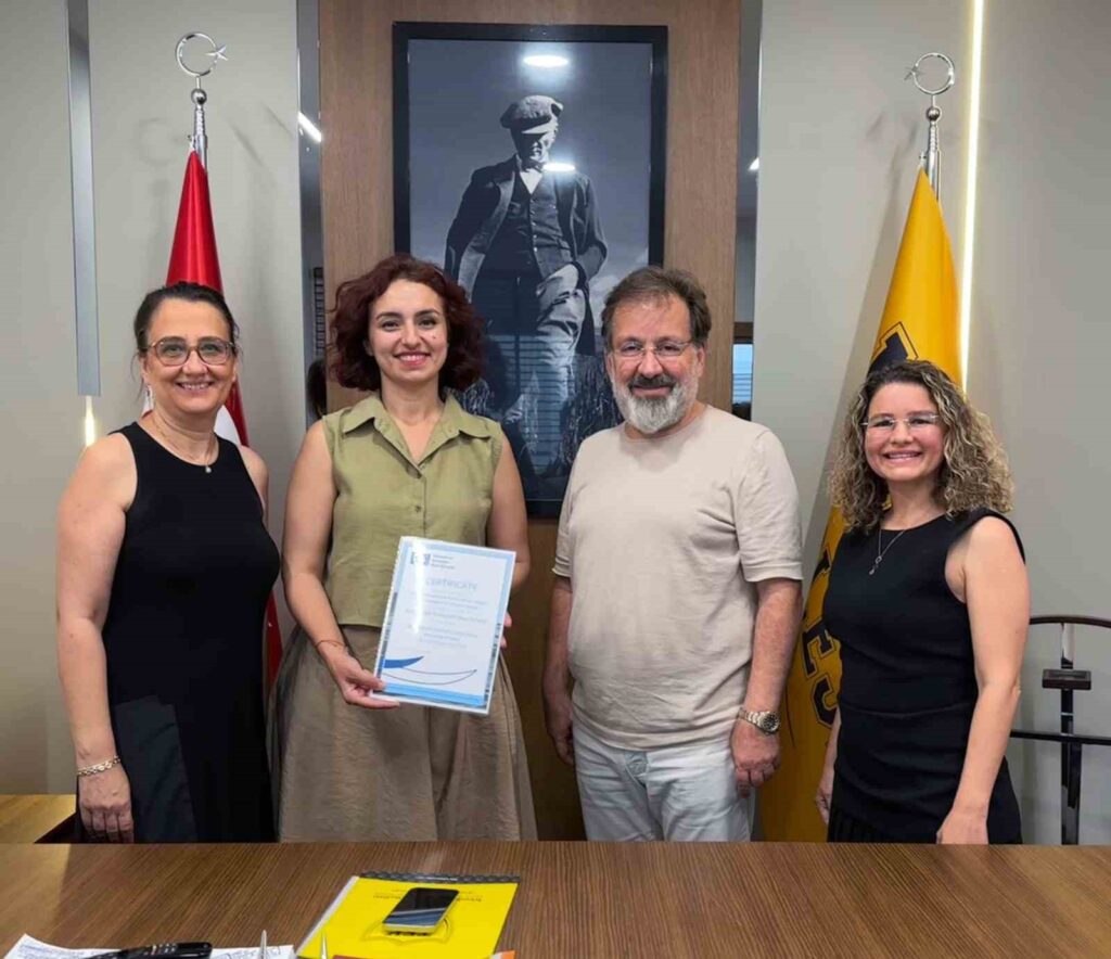 Mtk Muğla Teknoloji̇ Ve Kültür Koleji̇ne Ab Onaylı ‘Avrupa Mavi̇ Okul Unvanı