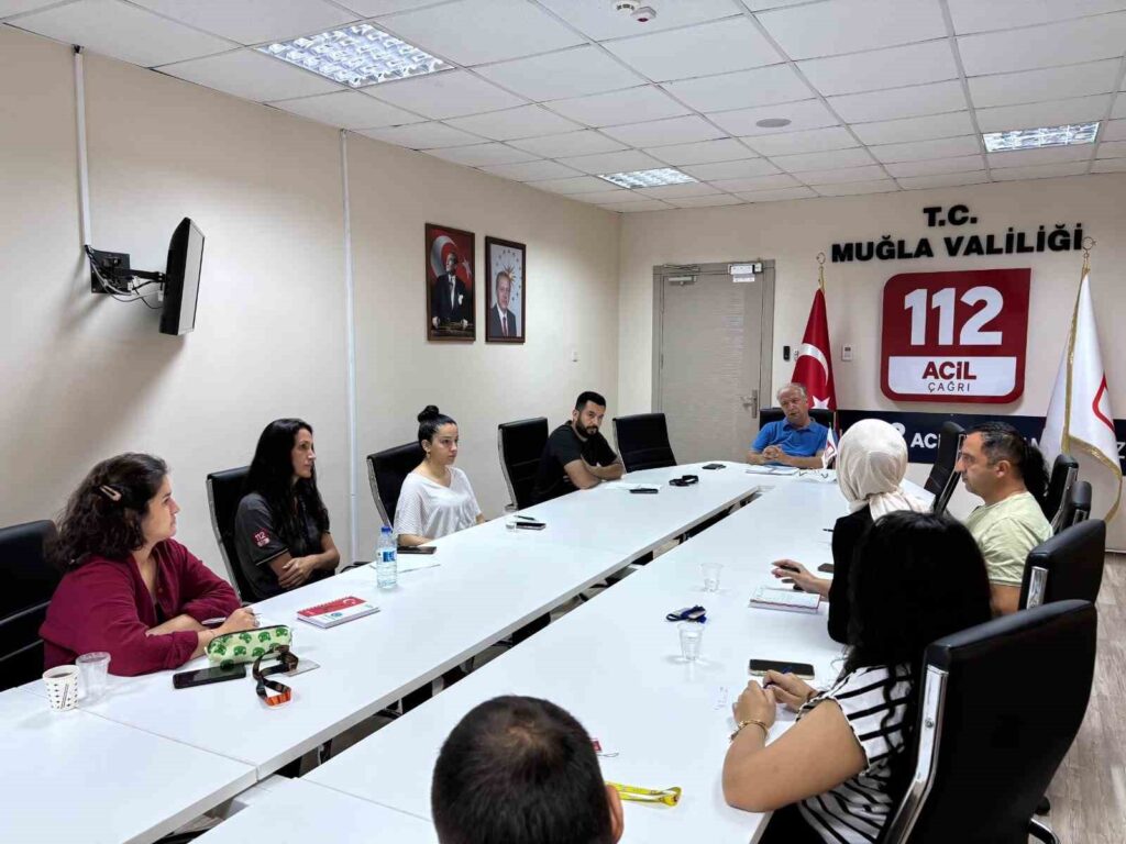 112 Acil Çağrı Merkezi’nde aylık değerlendirme toplantısı gerçekleştirildi