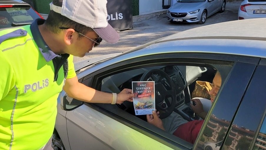 Muğlada Yangın Alarmı Trafi̇k Eki̇pleri̇ Sahada, Broşürler Dağıtılıyor