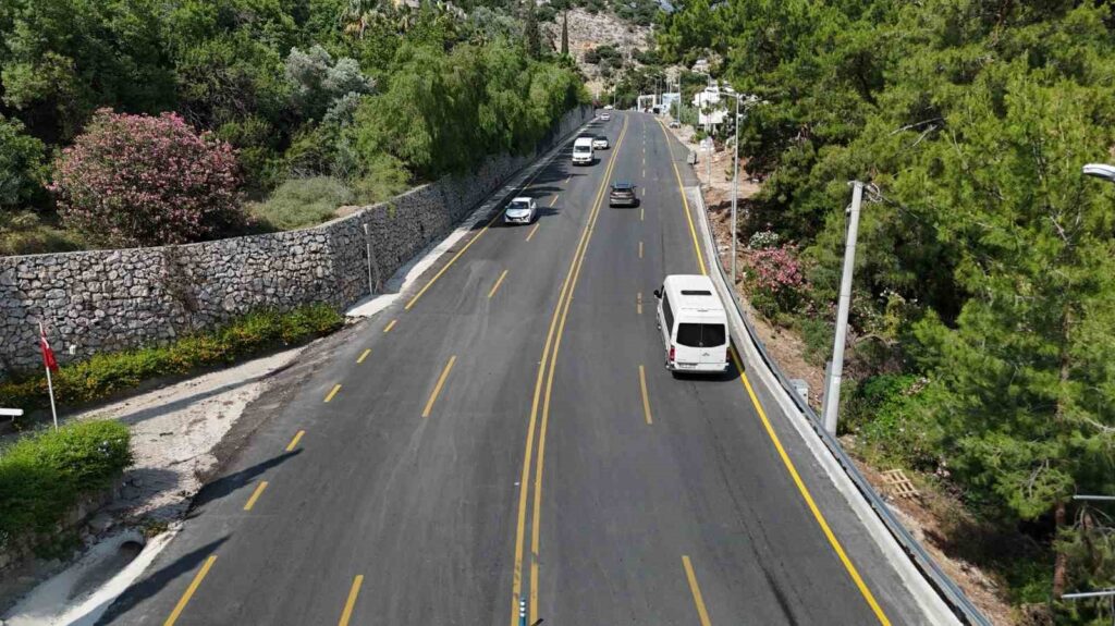 Ölüdeni̇zde 3. Etap Yol Çalışmaları Tamamlandı