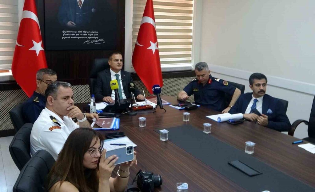 Vali̇ Akbıyık: “Muğlanın Huzuru İçi̇n Gece Gündüz Sahadayız”