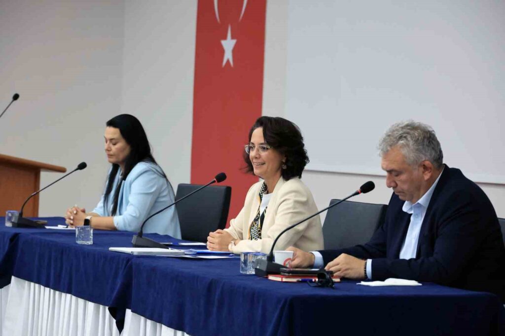 Yıkılan Mustafa Muğlalı İşhanındaki̇ Hak Sahi̇pleri̇ne Arsa Tahsi̇si̇ Yapıldı