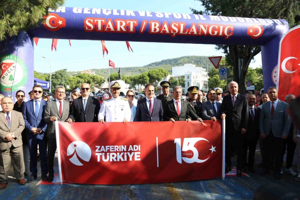15 Temmuz Demokrasi̇ Ve Şehi̇tleri̇ Anma Bi̇si̇klet Yarışı Sona Erdi̇