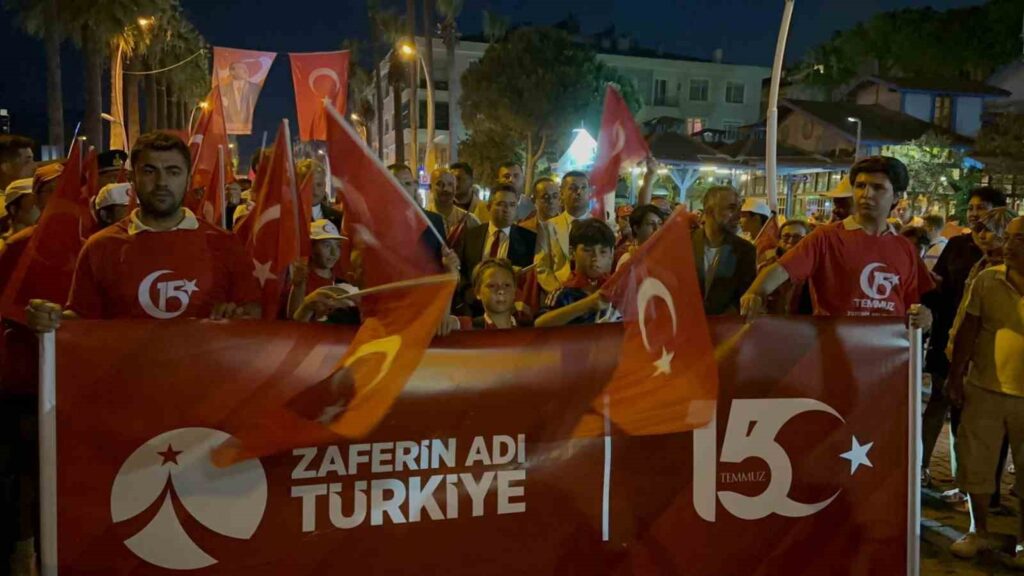15 Temmuz Marmari̇ste Çeşi̇tli̇ Etki̇nli̇klerle Anıldı