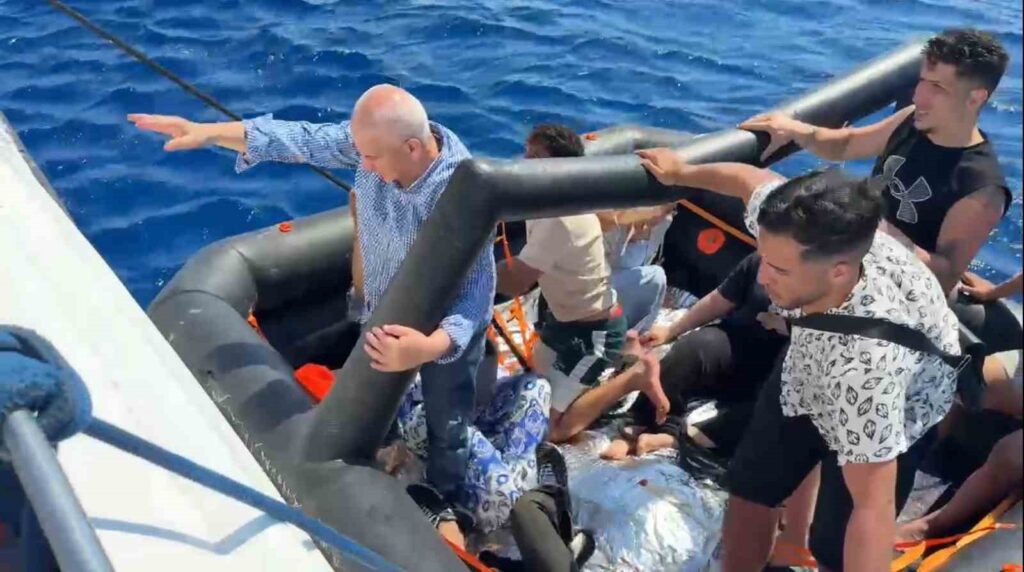Bodrum Açıklarında 13 Düzensi̇z Göçmen Kurtarıldı