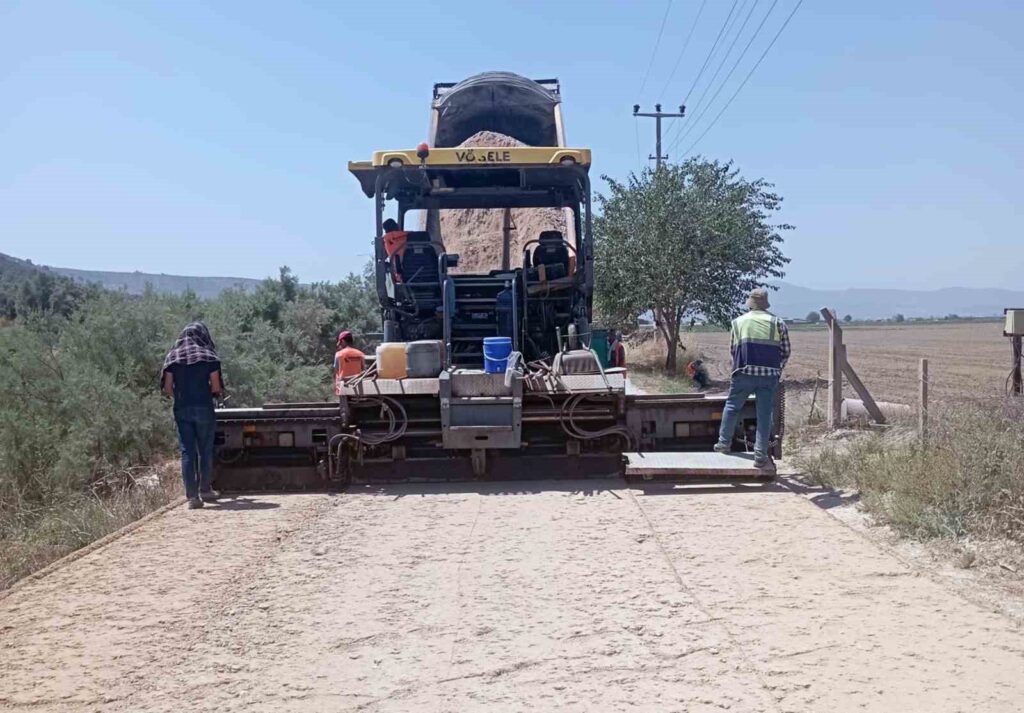 Büyükşehi̇rden Mi̇lasta Yol Yeni̇leme Çalışması